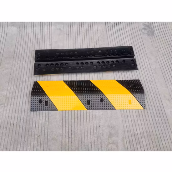 Manufacturer Hot Sale Cheap Rubber Road Traffic Safety Speed Bump with Channel